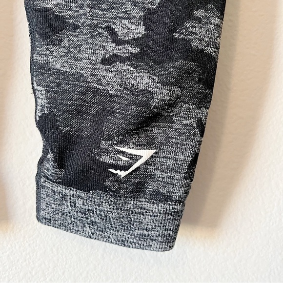 Gymshark Women’s Camo Seamless Leggings Black/Gray Size Small? Gym Workout - Picture 6 of 8